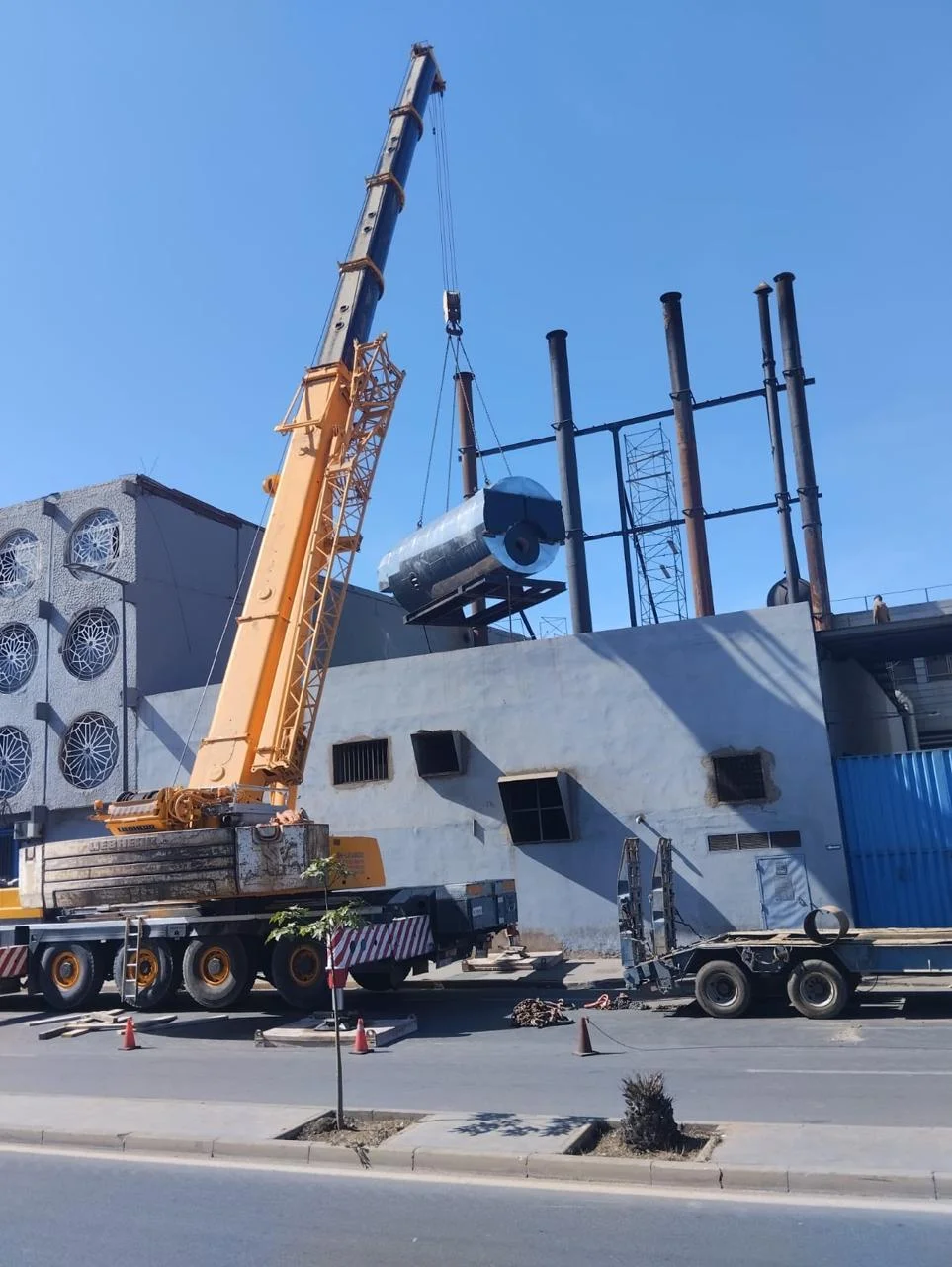 grue mobile 220 tonnes Casablanca location GNP